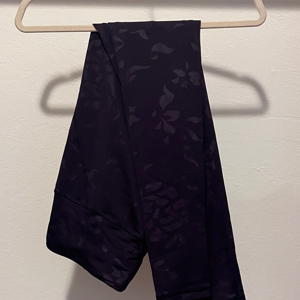 Under Armour Purple Floral Patterned Leggings with back pocket